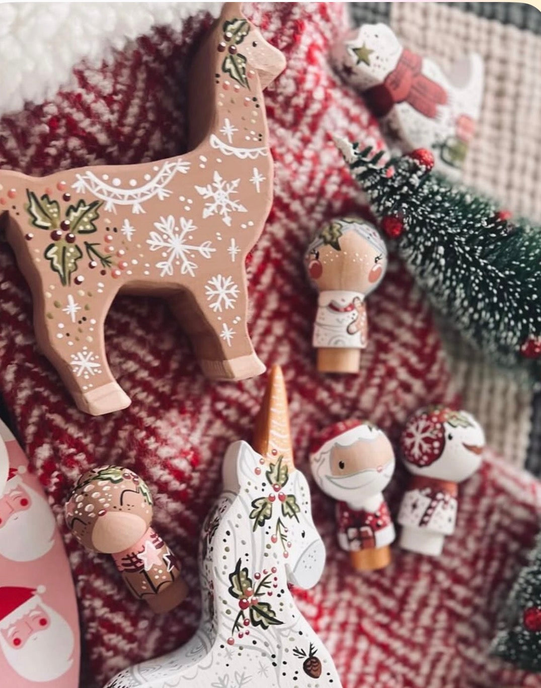 Llama and 3 Small Dolls