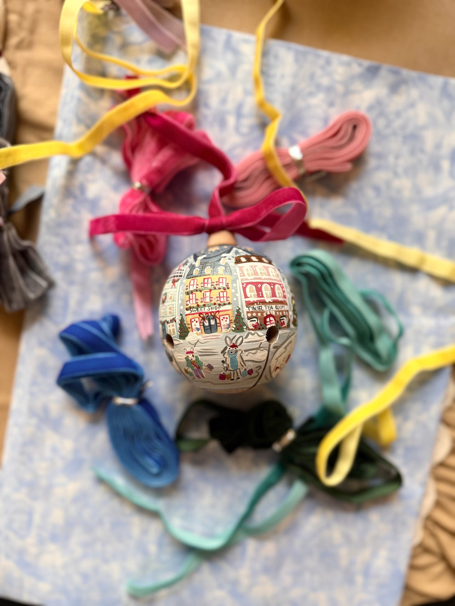 Seasonal - Christmas Ornament - very detailed